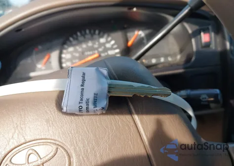 2000 Toyota Tacoma from USA, damaged, VIN 4TANL42N2YZ587673